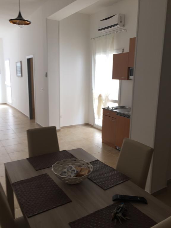 La Pergola Del Centro Apartment Бриндизи Екстериор снимка